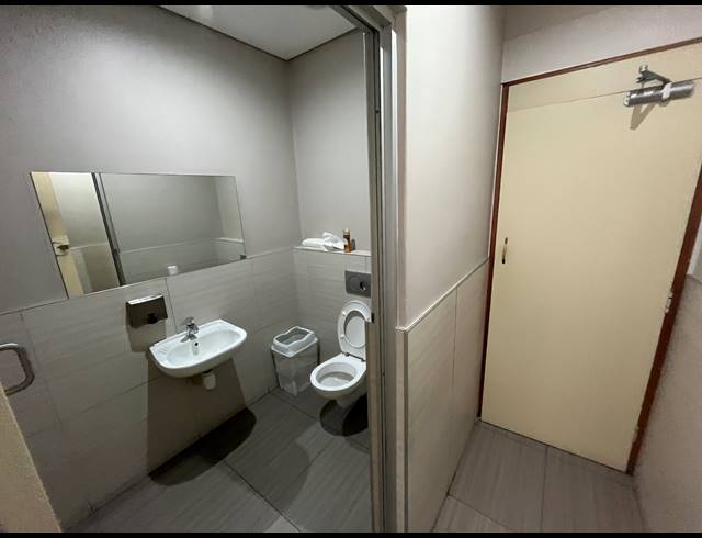 170M² BUSINESS TO LET IN GREEN POINT